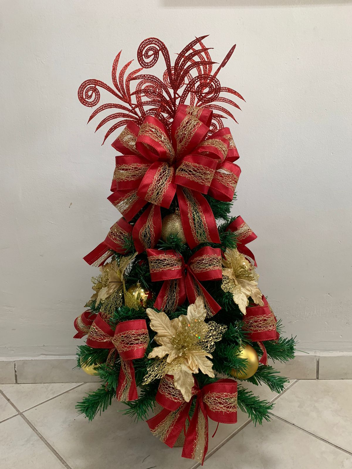 Árvore De Natal Decorada Vermelho Com Juta 60cm - Art Home Decoração